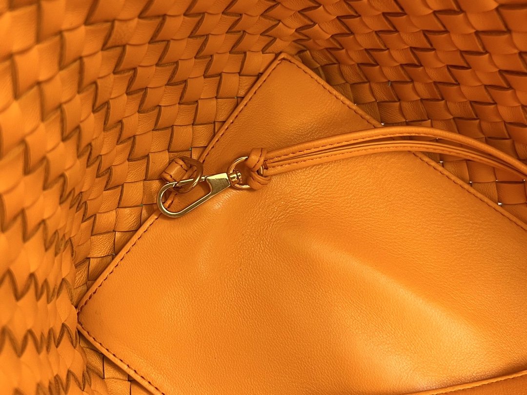 Small Cabat Intreccio Leather Tote Bag Orange 